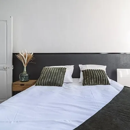 Le Cosy - 2 Chambres - Hyper Centre Lägenhet *